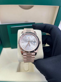 Rolex Day-Date 40 Presidential 228235 Fluted Bezel Baguette Diamond Sundust Dial