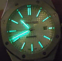 Royal Oak 15400 White Dial in White Carbon Fibre