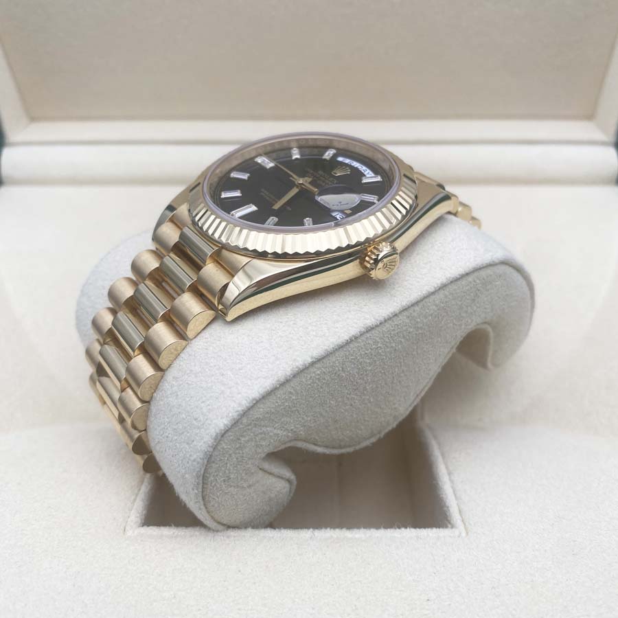 Rolex Day-Date 40 Presidential 228238 Fluted Bezel Baguette Diamond Black Dial