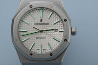 Royal Oak 15400 White Dial in White Carbon Fibre
